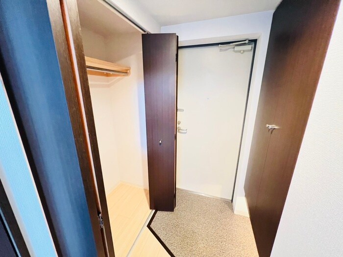 物件内観写真16　(玄関)