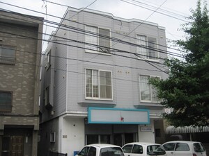 ラフレスカ平岸外観写真
