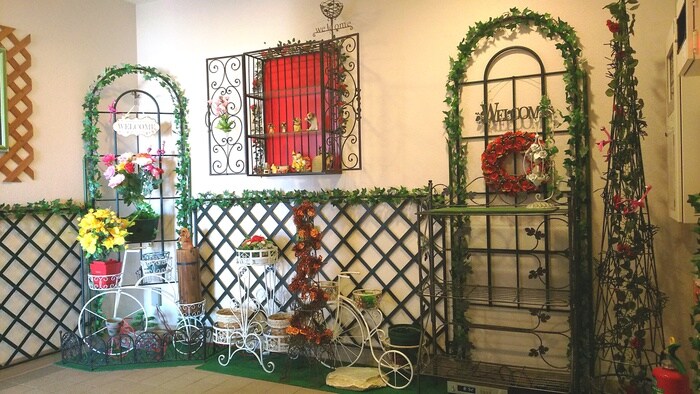 物件外観写真6　(エントランス部分)