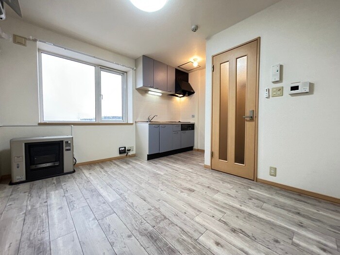 物件内観写真2　(居室)