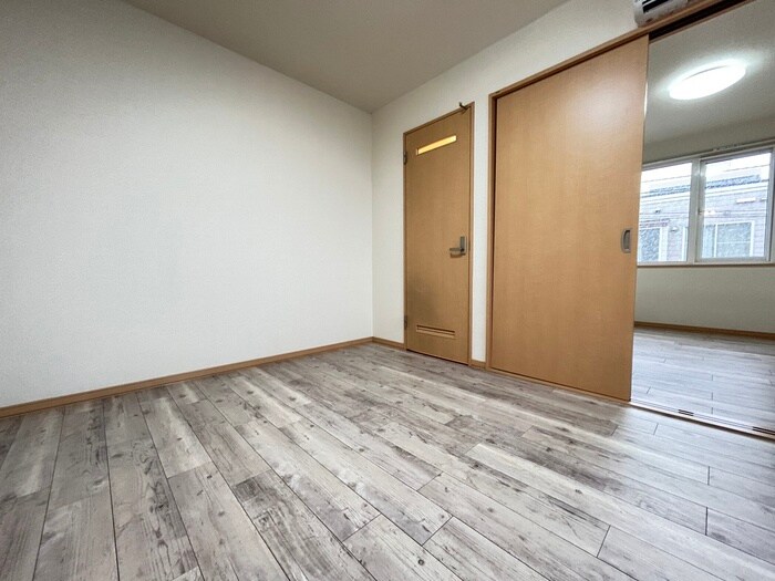 物件内観写真4　(居室)