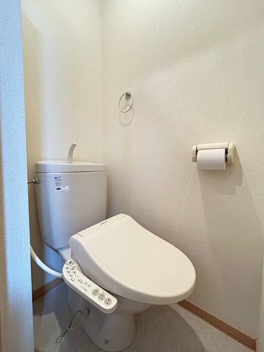 物件内観写真8　(トイレ)