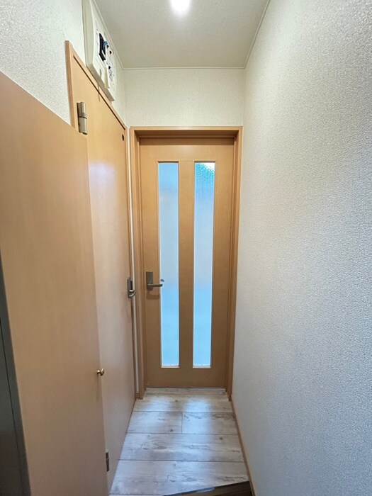 物件内観写真11　(玄関)