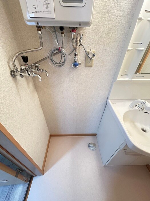 物件内観写真13　(洗濯機置場)