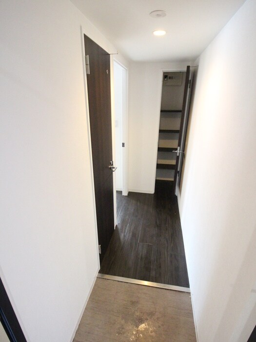 物件内観写真16　(玄関)