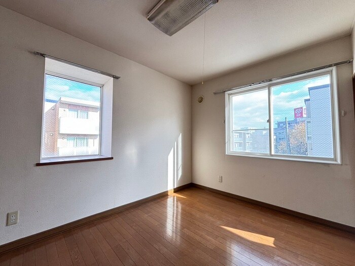 物件内観写真9　(居室)