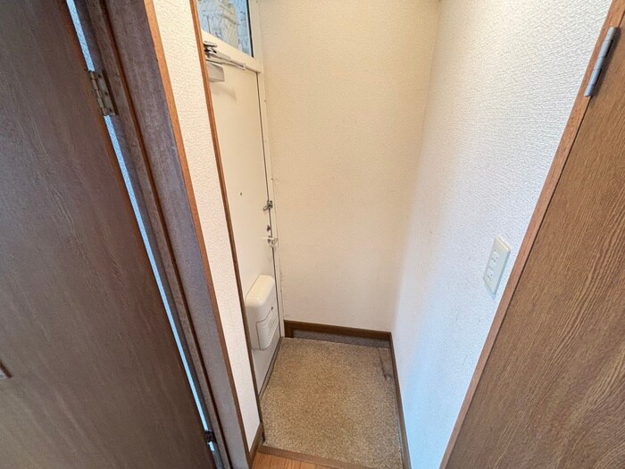 物件内観写真15　(玄関)