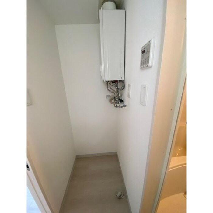 物件内観写真15　(洗濯機置場)