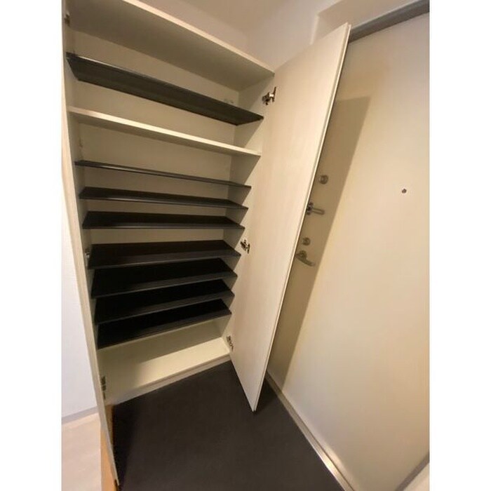 物件内観写真16　(玄関)