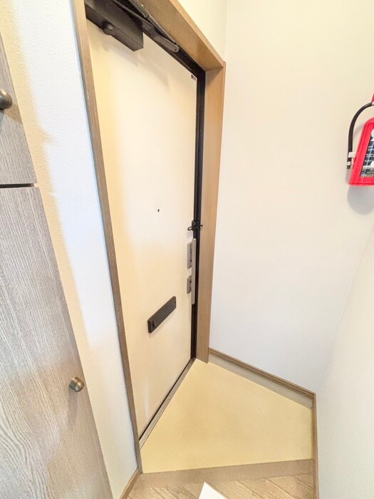 物件内観写真17　(玄関)