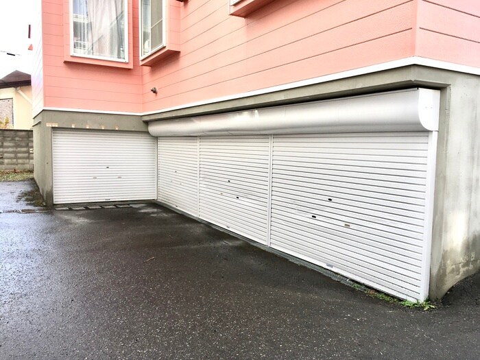 物件外観写真6　(駐車場)