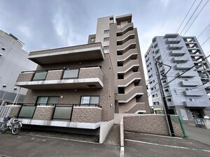 ナルセビル２４外観写真
