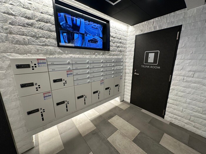 物件外観写真6　(エントランス部分)