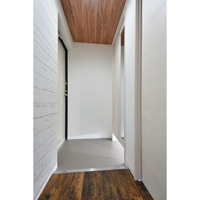 物件内観写真14　(玄関)