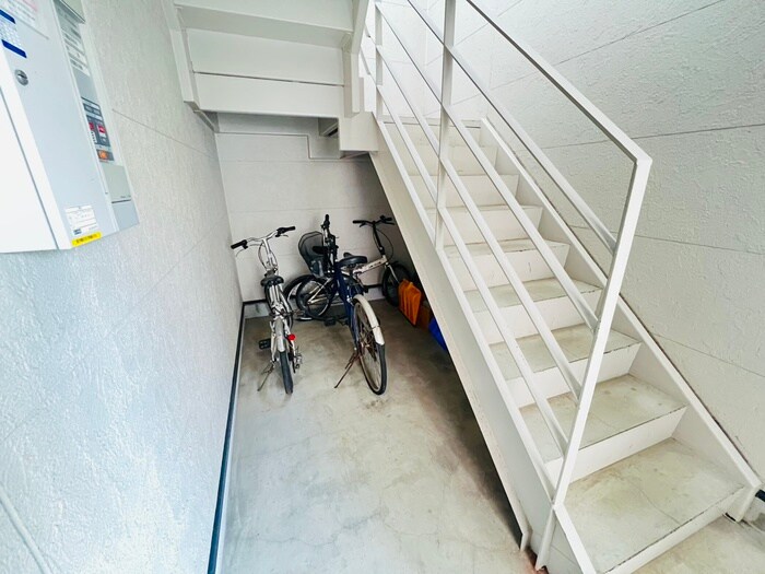 物件外観写真5　(エントランス部分)