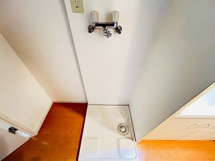 物件内観写真18　(洗濯機置場)