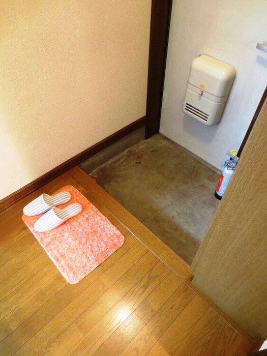 物件内観写真16　(玄関)