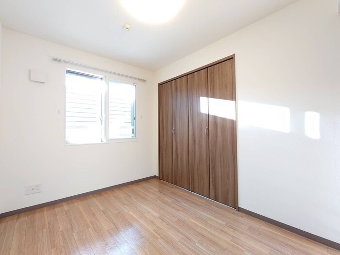 物件内観写真10　(居室)