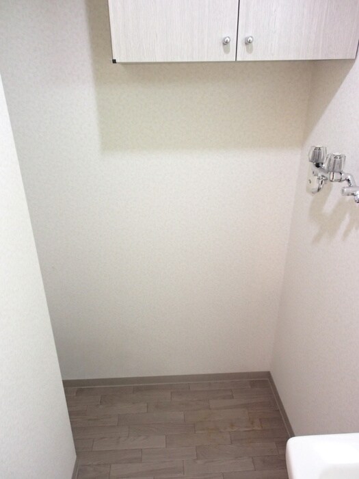 物件内観写真11　(洗濯機置場)