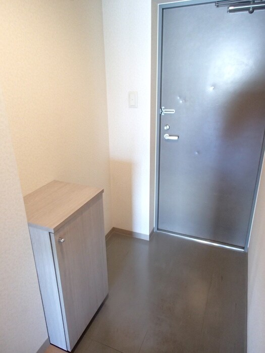 物件内観写真16　(玄関)