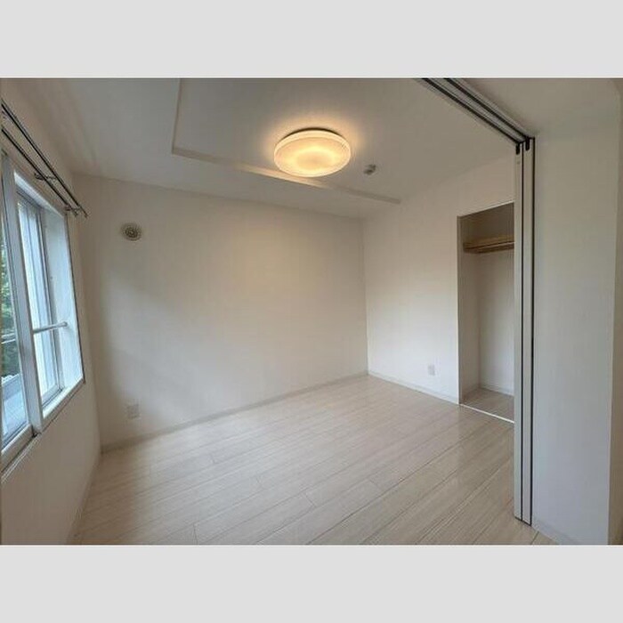 物件内観写真3　(居室)