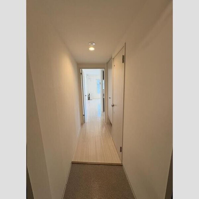 物件内観写真10　(玄関)