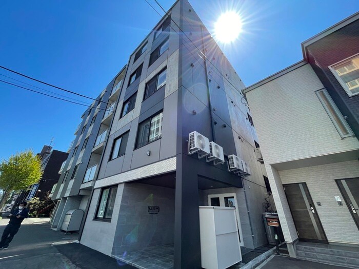 物件外観写真1　(外観写真)