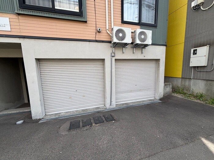 物件外観写真5　(駐車場)