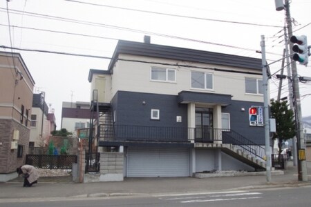 西区貸家1棟二戸建て外観写真