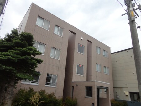 ＰＬＵＭＣＯＵＲＴ外観写真