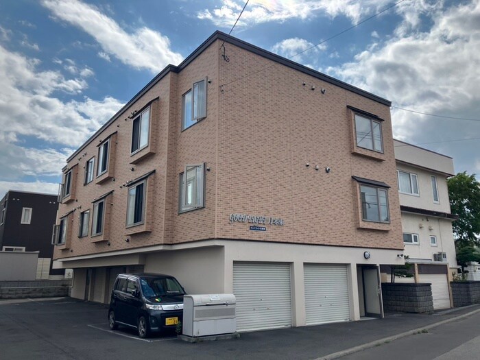 物件外観写真1　(外観写真)