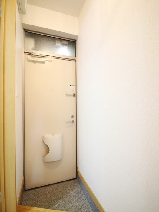 物件内観写真16　(玄関)