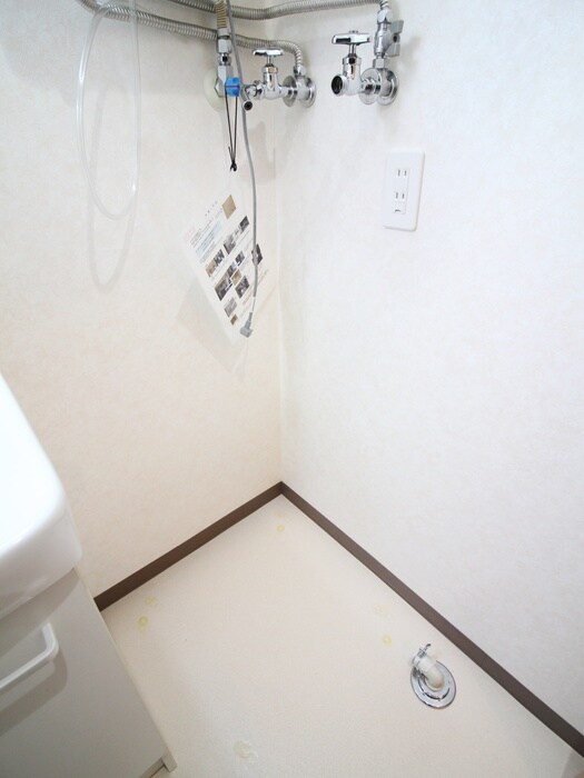 物件内観写真20　(洗濯機置場)