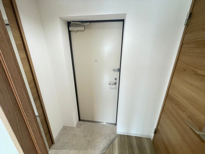 物件内観写真14　(玄関)