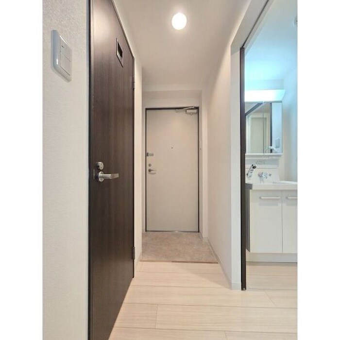 物件内観写真16　(玄関)