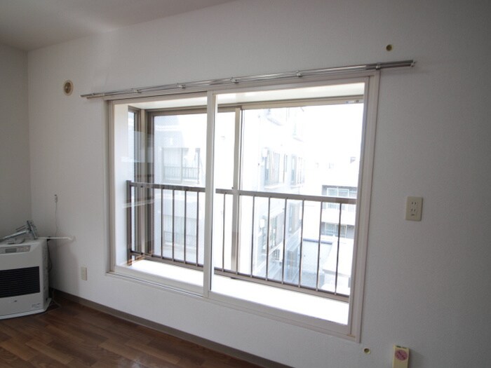 物件内観写真11　(居室)