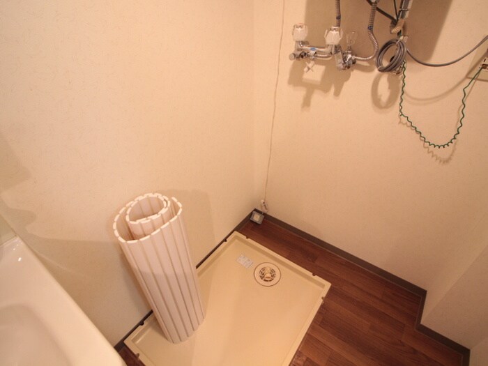 物件内観写真15　(洗濯機置場)