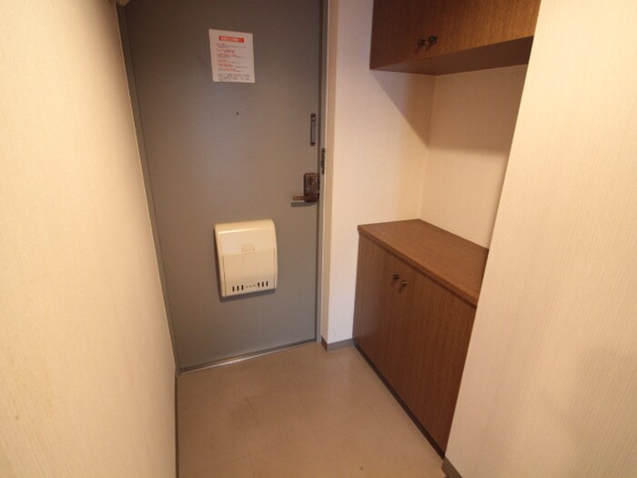 物件内観写真18　(玄関)