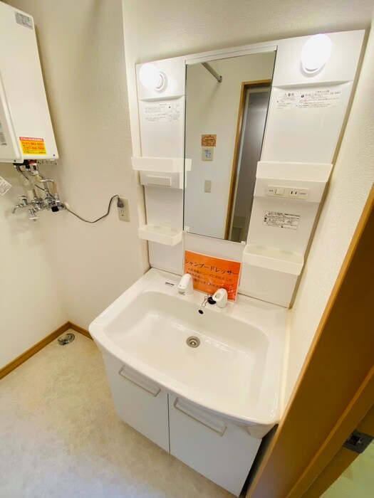 物件内観写真10　(洗面)