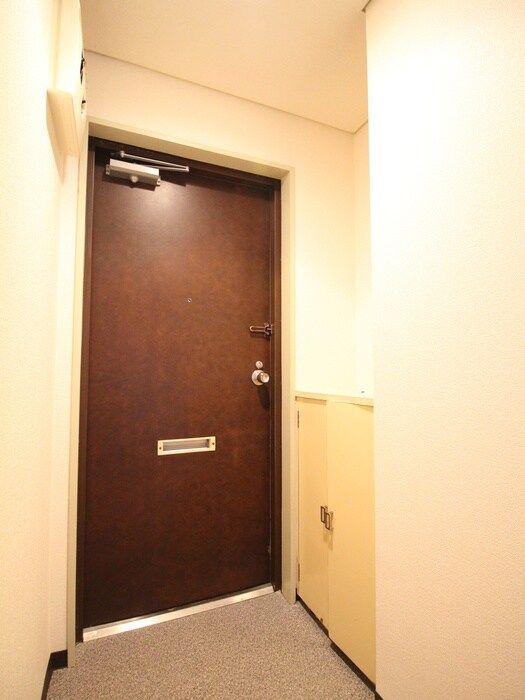 物件内観写真16　(玄関)