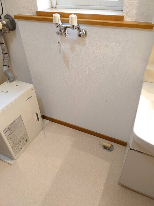 物件内観写真18　(洗濯機置場)