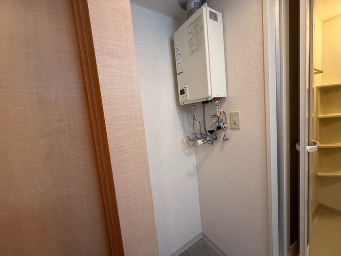 物件内観写真12　(洗濯機置場)