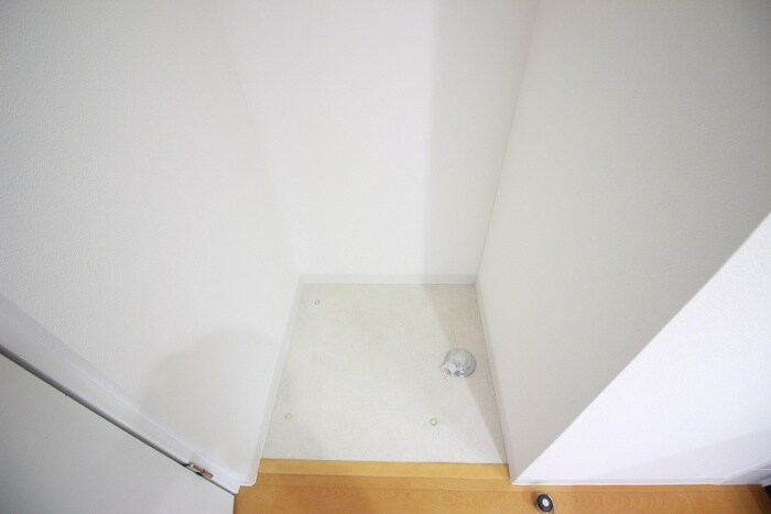 物件内観写真18　(洗濯機置場)