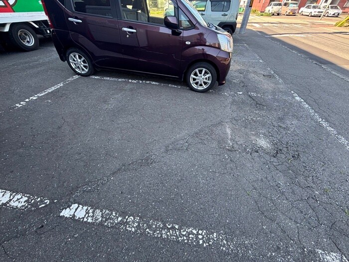 物件外観写真5　(駐車場)