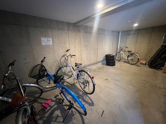 物件外観写真3　(駐輪場)