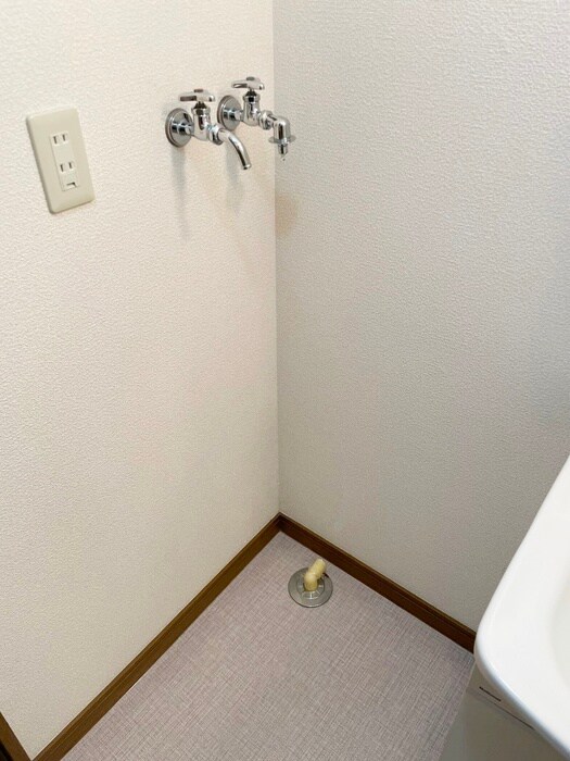 物件内観写真15　(洗濯機置場)