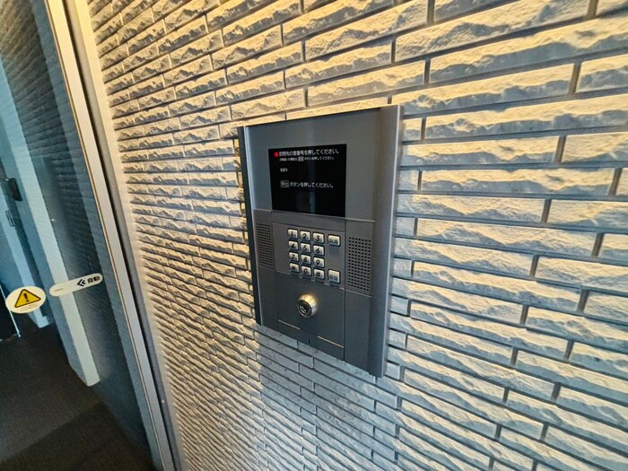 物件外観写真4　(エントランス部分)