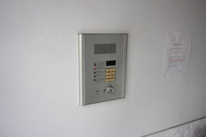 物件外観写真5　(エントランス部分)