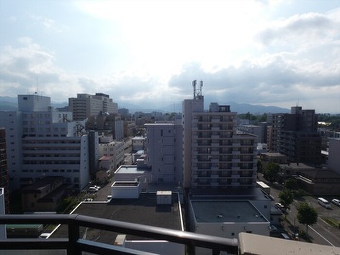 物件内観写真21　(室内からの展望)