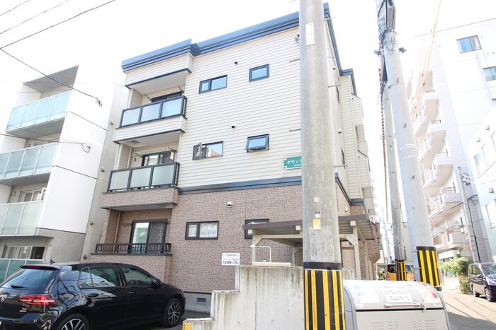 物件外観写真3　(外観写真)